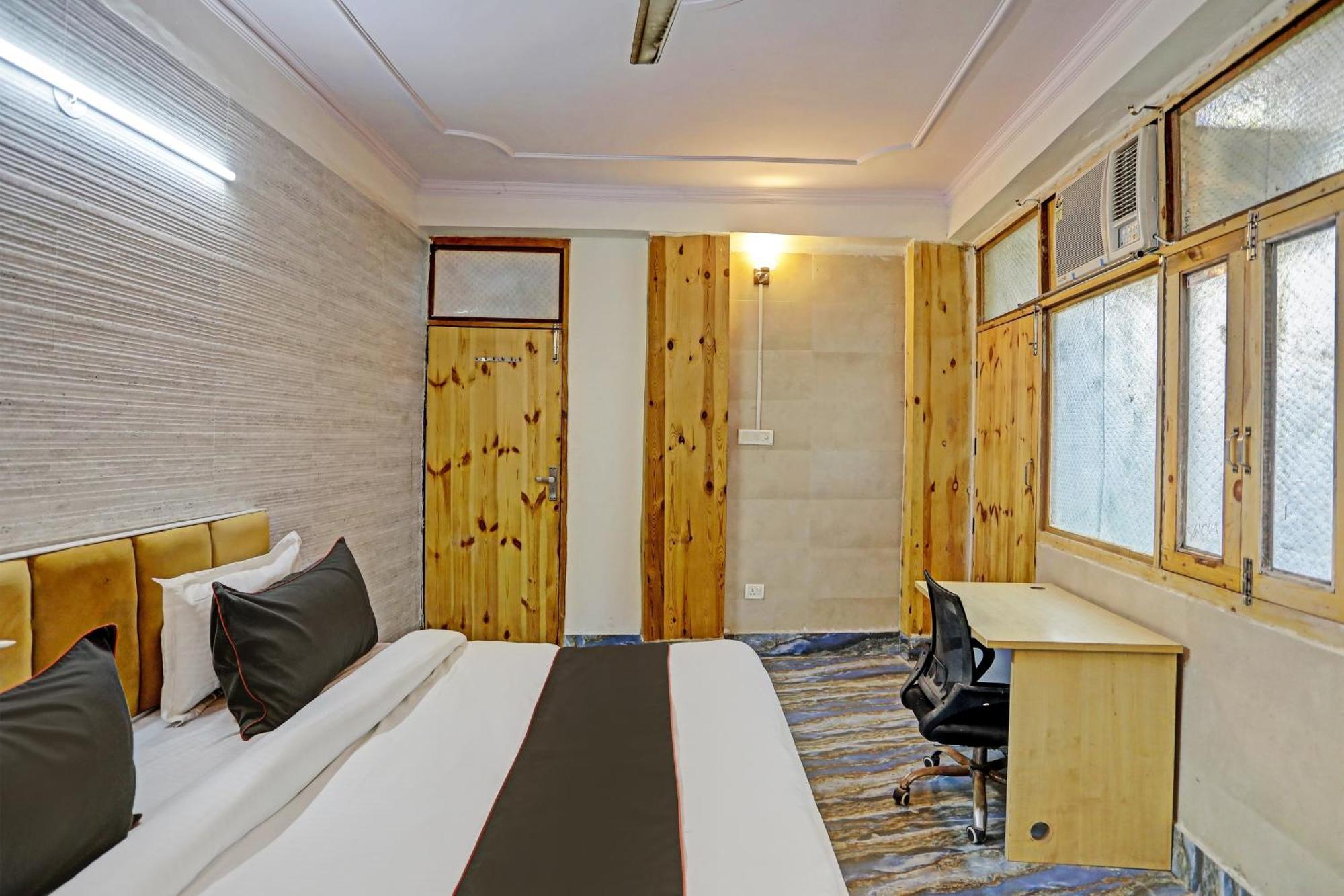 Umen Hotel Nearest Sector 66 Нойда Экстерьер фото
