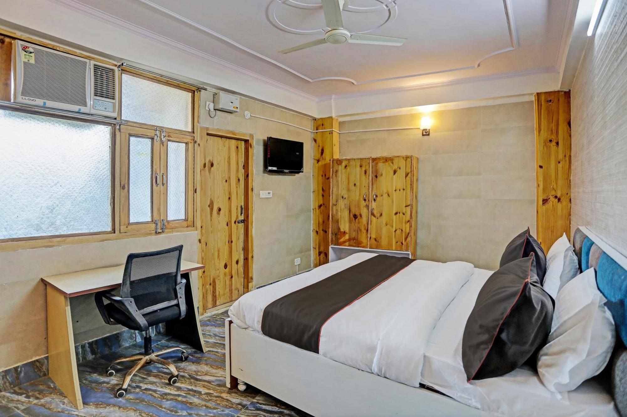 Umen Hotel Nearest Sector 66 Нойда Экстерьер фото