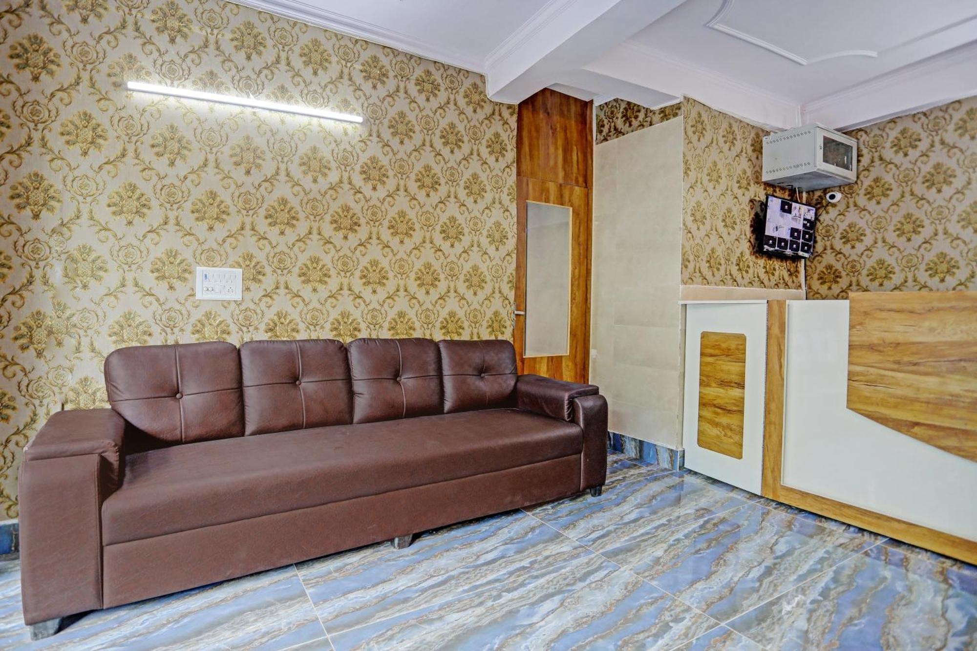 Umen Hotel Nearest Sector 66 Нойда Экстерьер фото