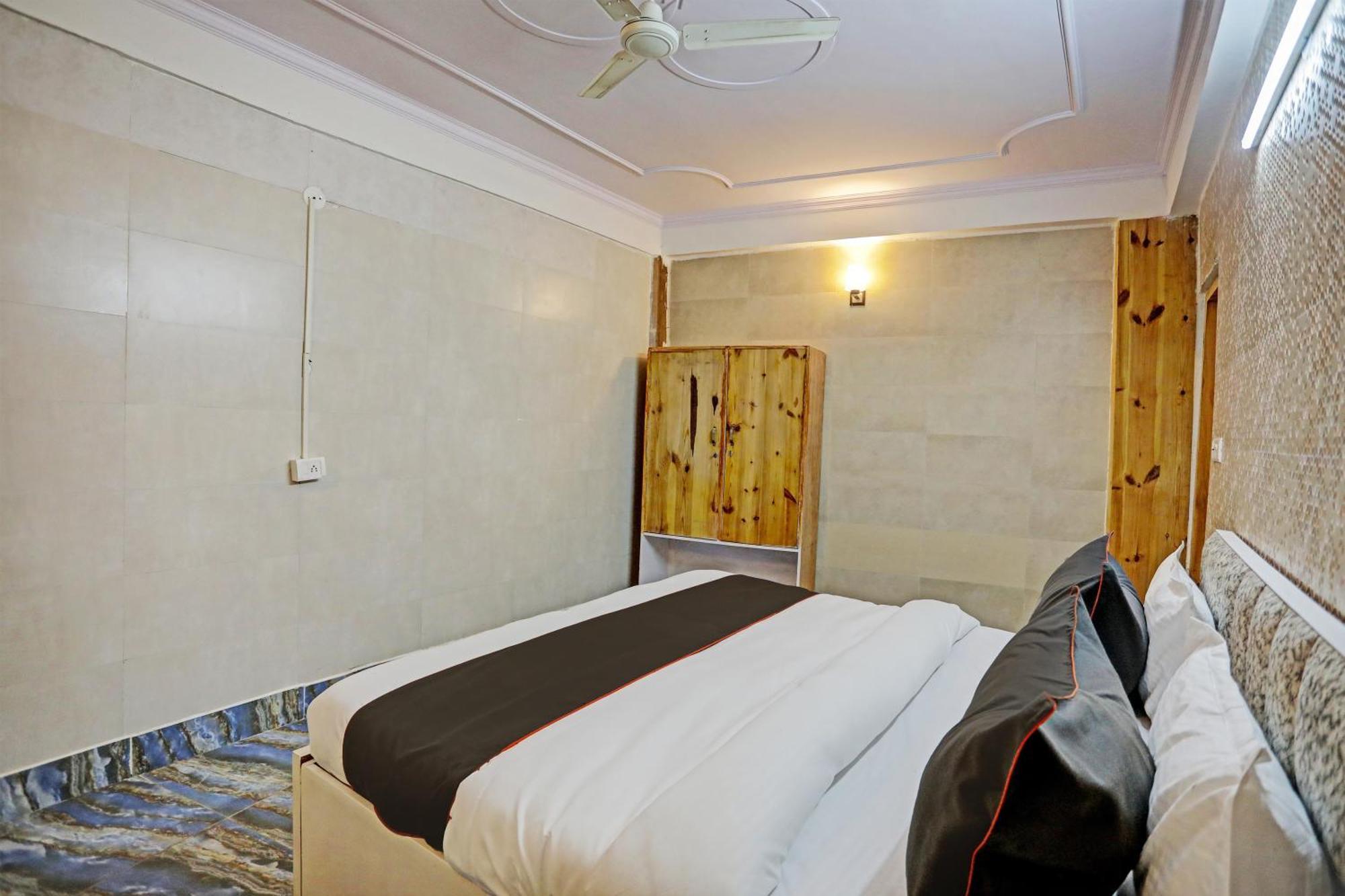 Umen Hotel Nearest Sector 66 Нойда Экстерьер фото