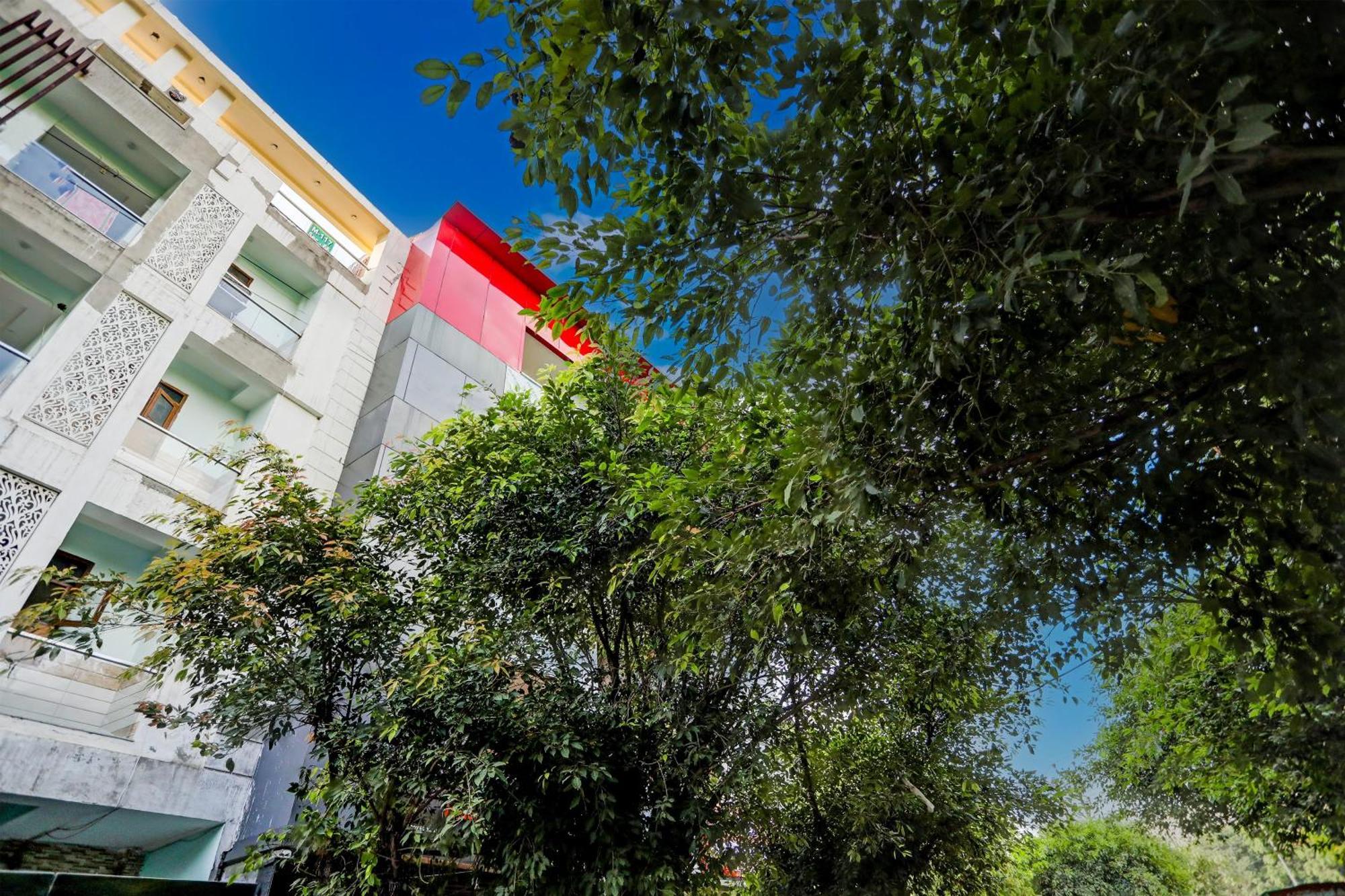 Umen Hotel Nearest Sector 66 Нойда Экстерьер фото