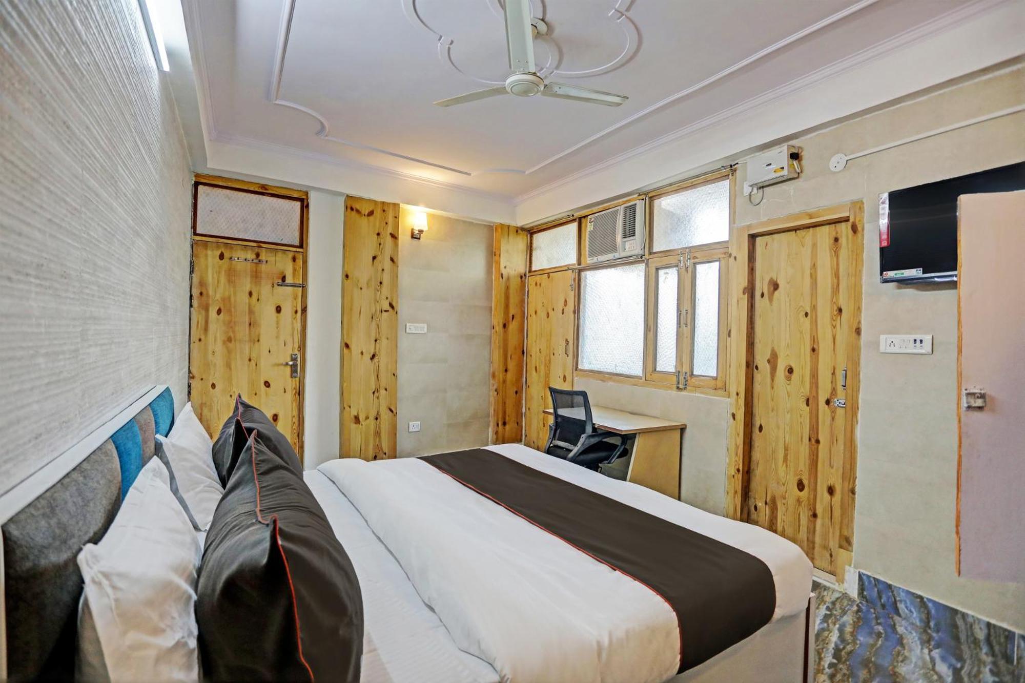 Umen Hotel Nearest Sector 66 Нойда Экстерьер фото