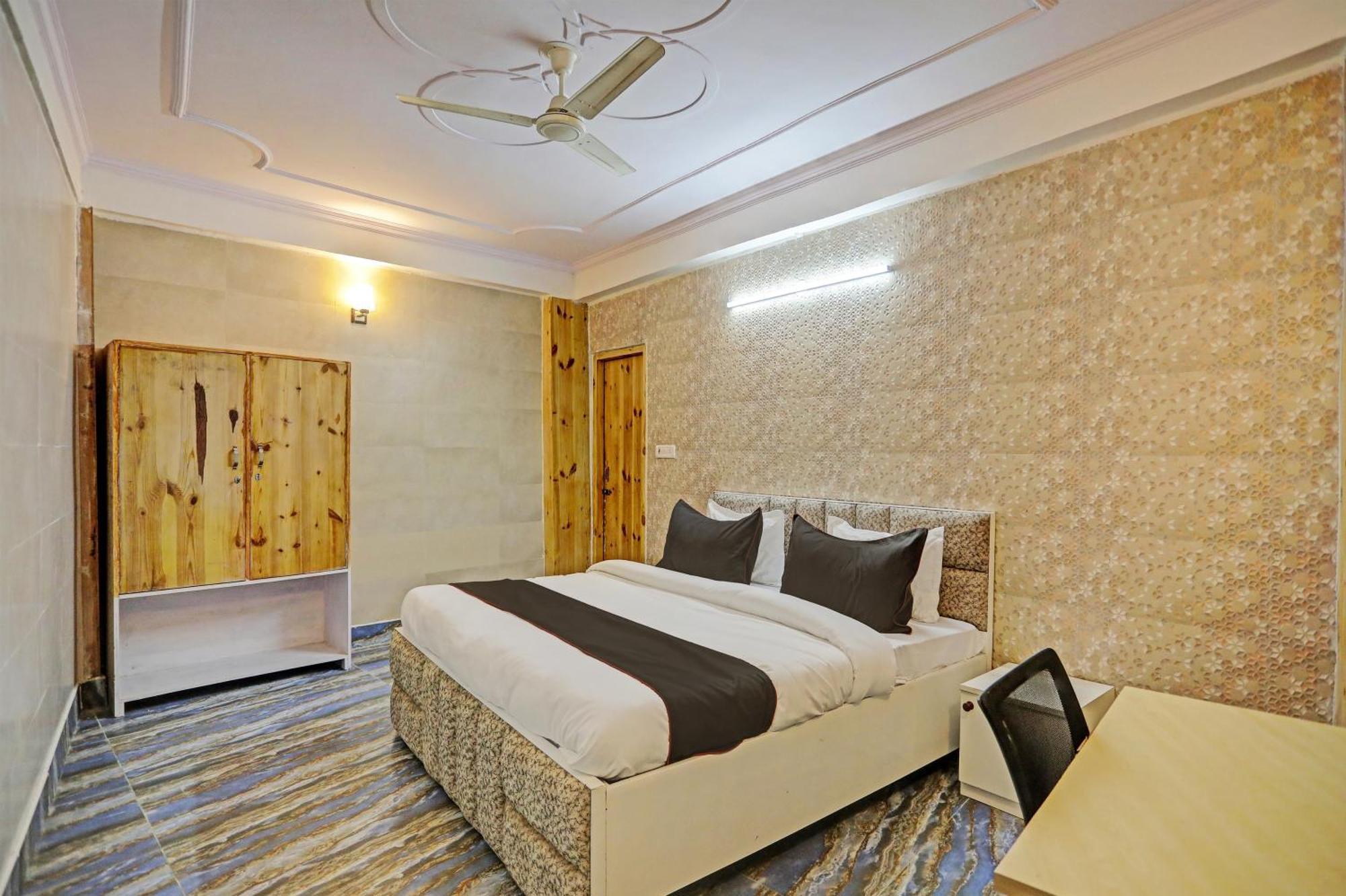 Umen Hotel Nearest Sector 66 Нойда Экстерьер фото