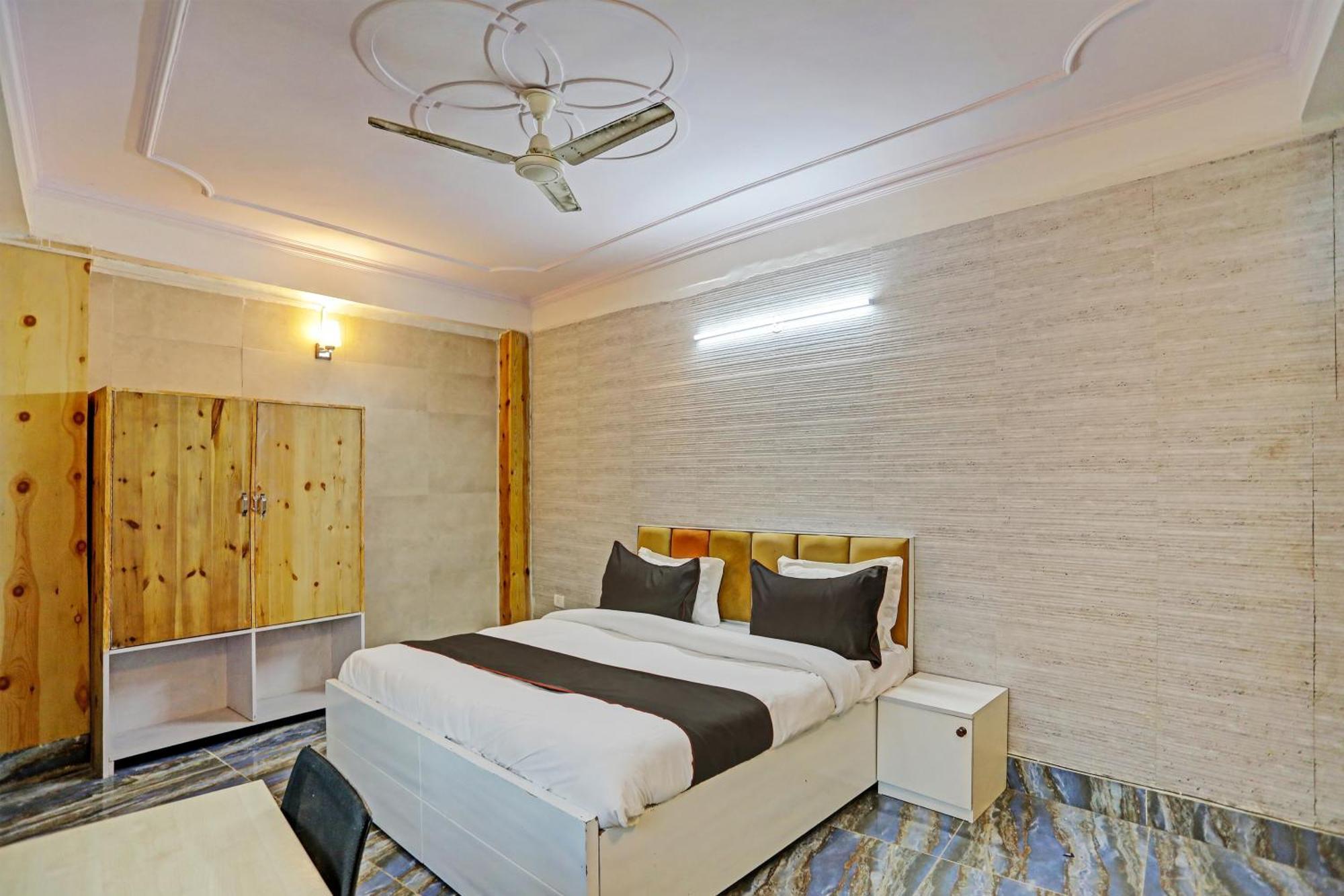 Umen Hotel Nearest Sector 66 Нойда Экстерьер фото